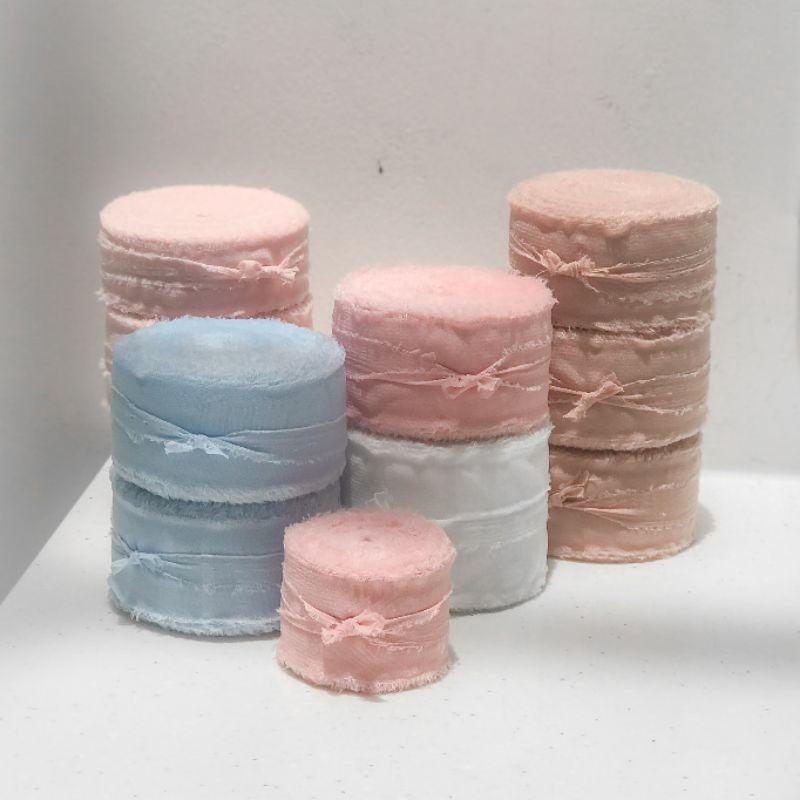 

Roll Panjang 2m KATALOG 2 Pita Chiffon Fringe Raw Edge Undangan Hampers