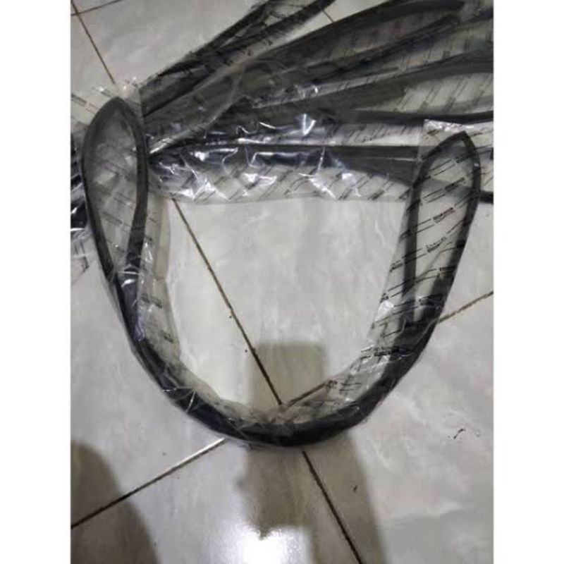 Karet Kaca Besar Depan Vios Gen3 THN 2014-2018