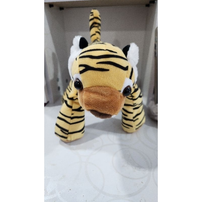 Boneka hewan lucu