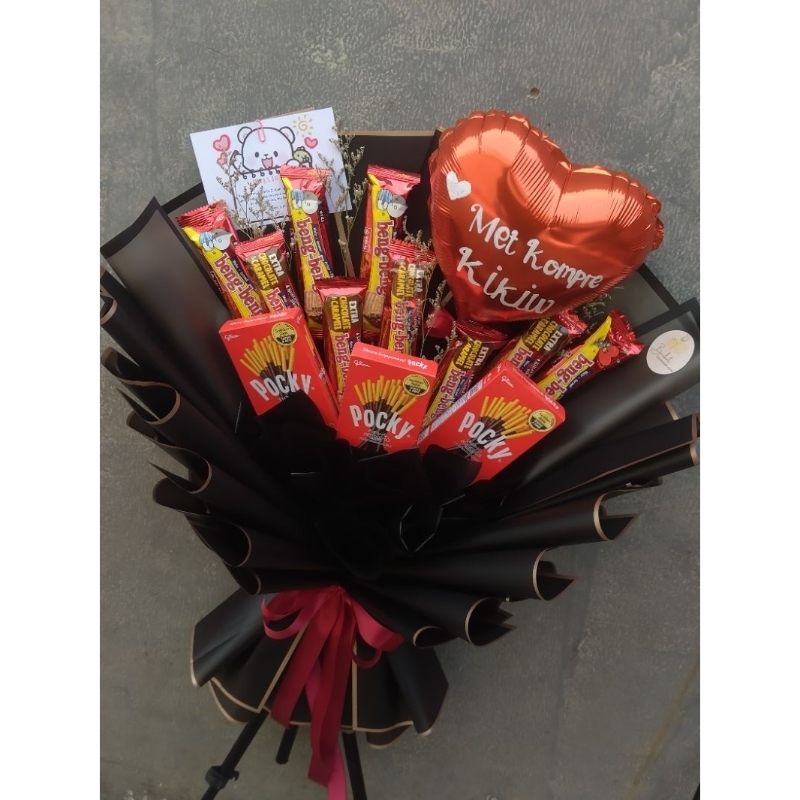 

Buket Snack 9 Bengbeng + 3Pocky + Balon Foil Love Bisa Request Tulisan Dibalon