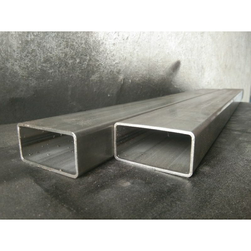 Pipa Besi Kotak 60 mm x 30 mm Panjang 61 cm