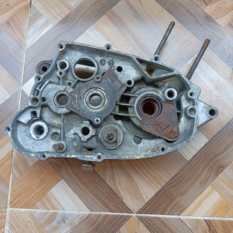 krengkes crankcase kalter mesin kanan Yamaha DT 100 dt 125 Original