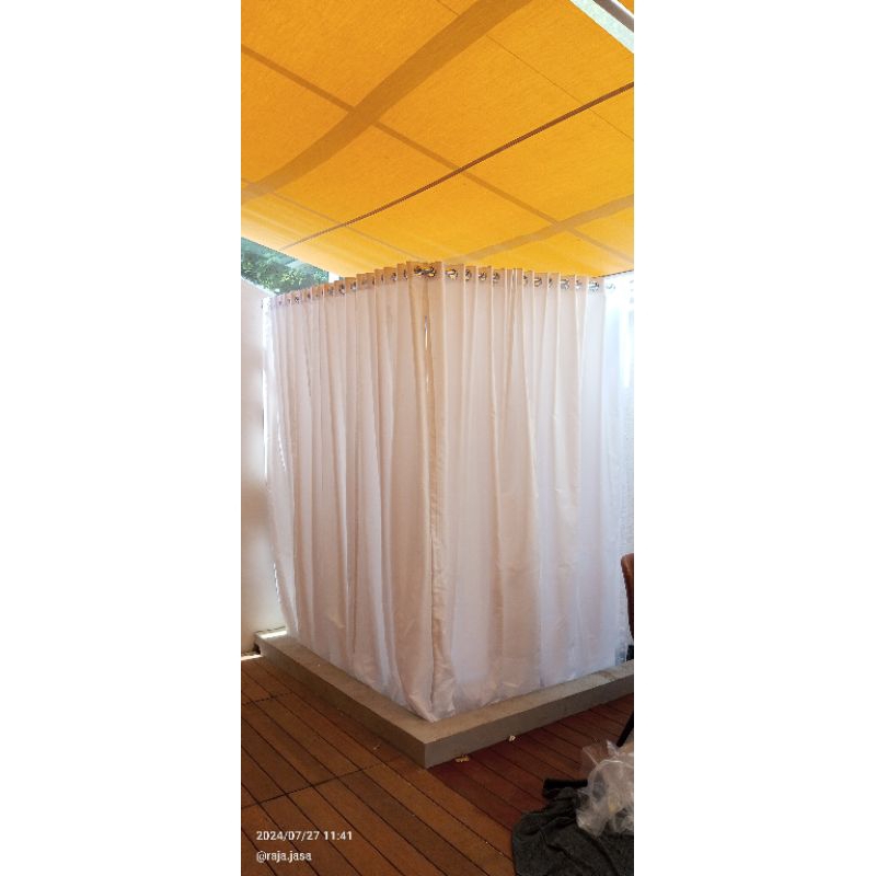 gordyn fittingroom perlembar kain satin tebal atau kain Velvet,kain gorden sejenisnya bisa custom