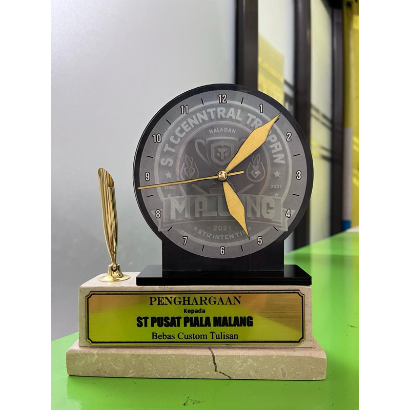 PLAKAT AKRILIK JAM SET PEN HOLDER TATAKAN MARMER