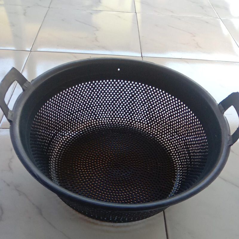 Ember  sortir ikan lele no 1 atau bibit lele ukut 2cm