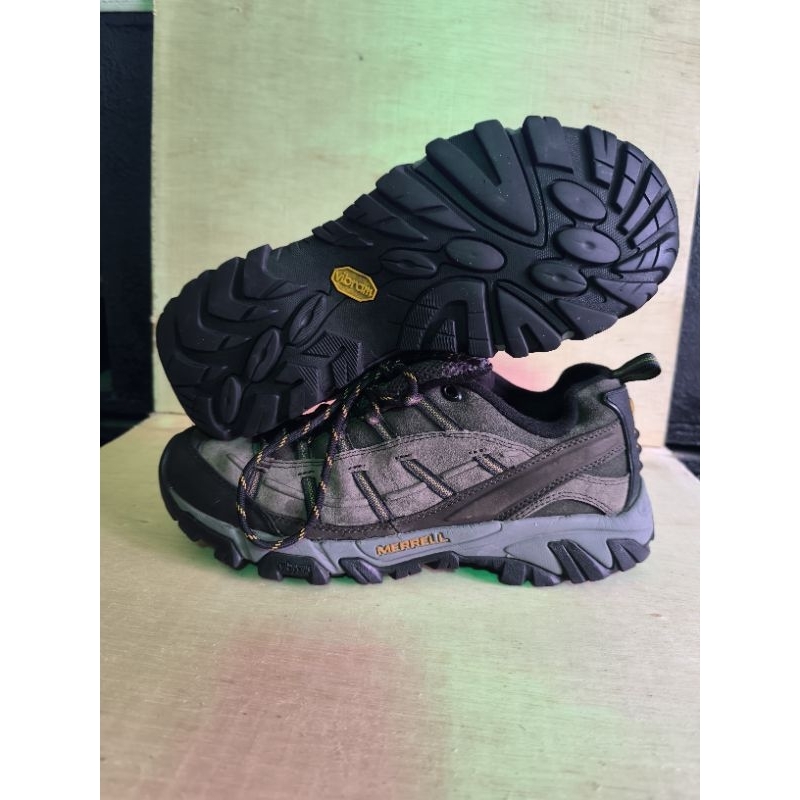 Sepatu second outdoor MERREL