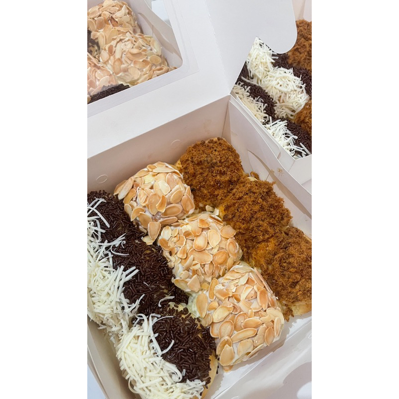 

Roti Bantal Sweeteatery