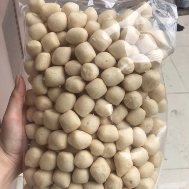 

KERUPUK TENGGIRI kerupuk ikan tenggiri premium amplang tenggiri bulat bola ikan camilan kiloan 250gram 500gram 1kg