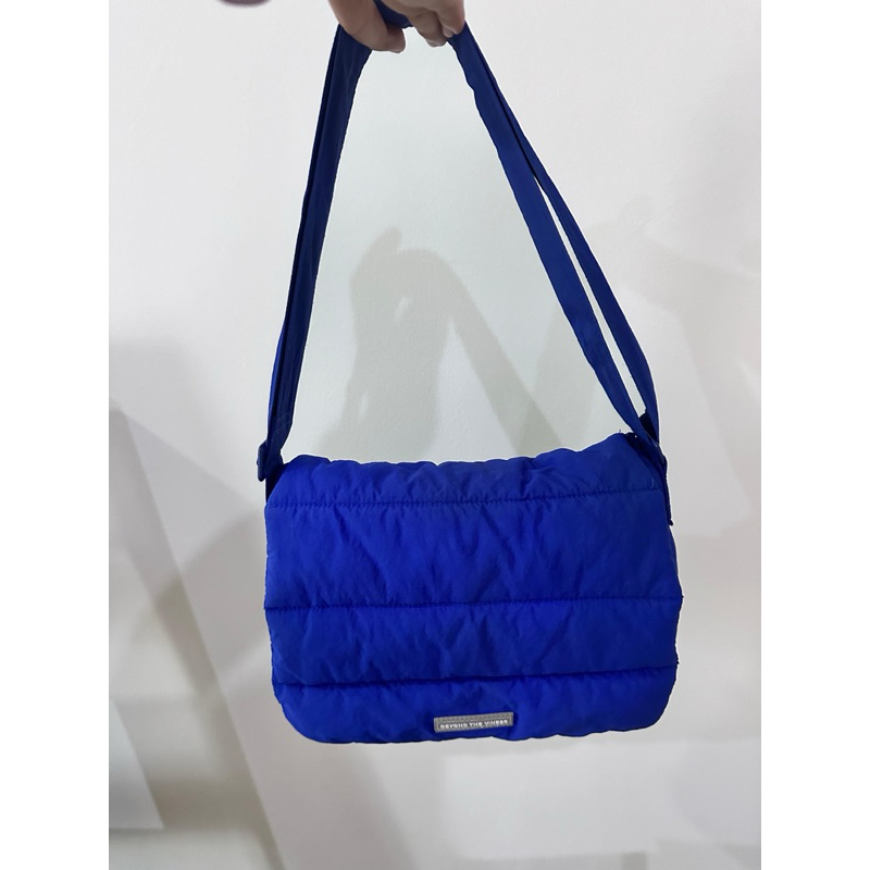 Preloved BTV poofy bag