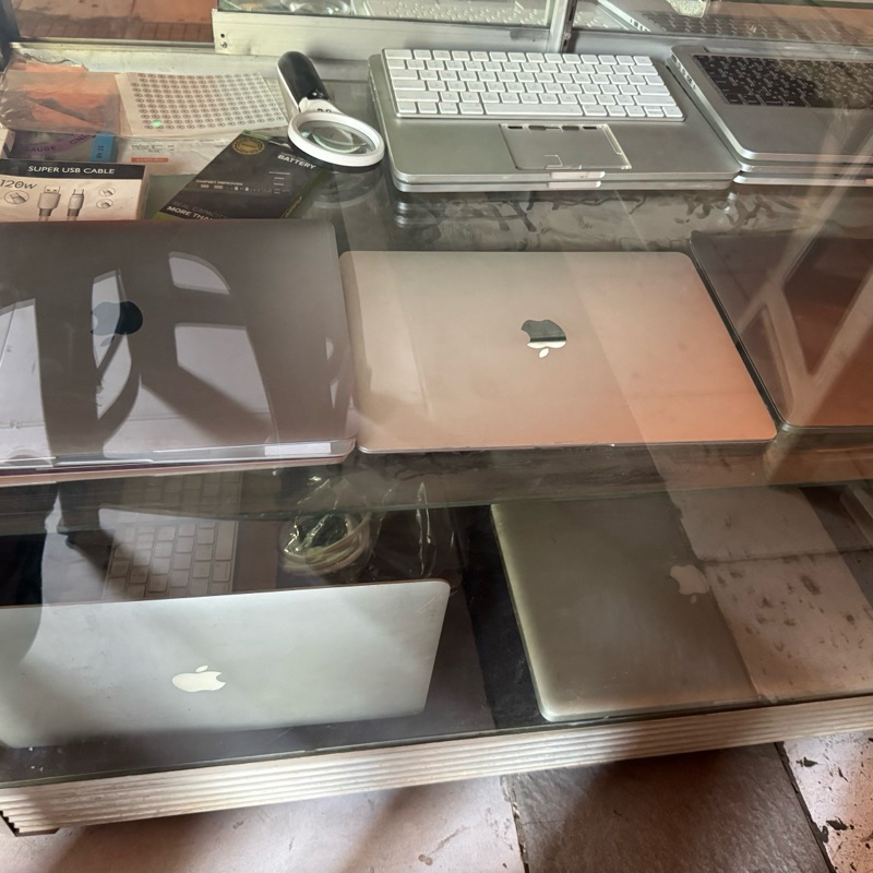 part second original macbook pro  13 inch / 15 inch