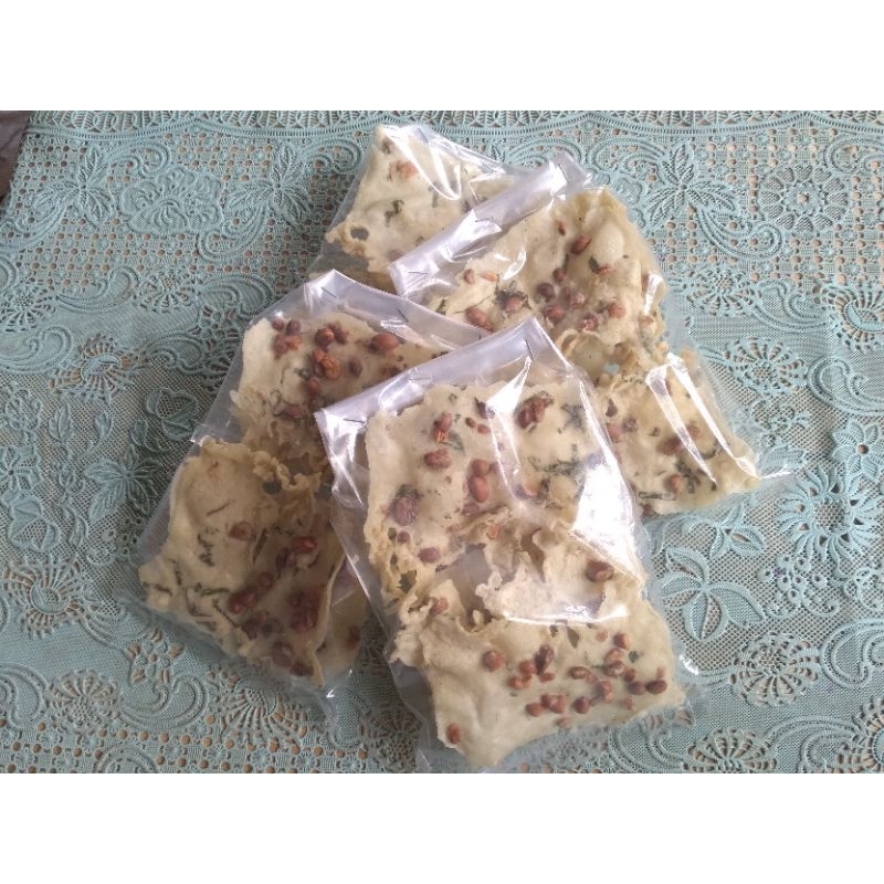 

aneka peyek dan keripik tempe