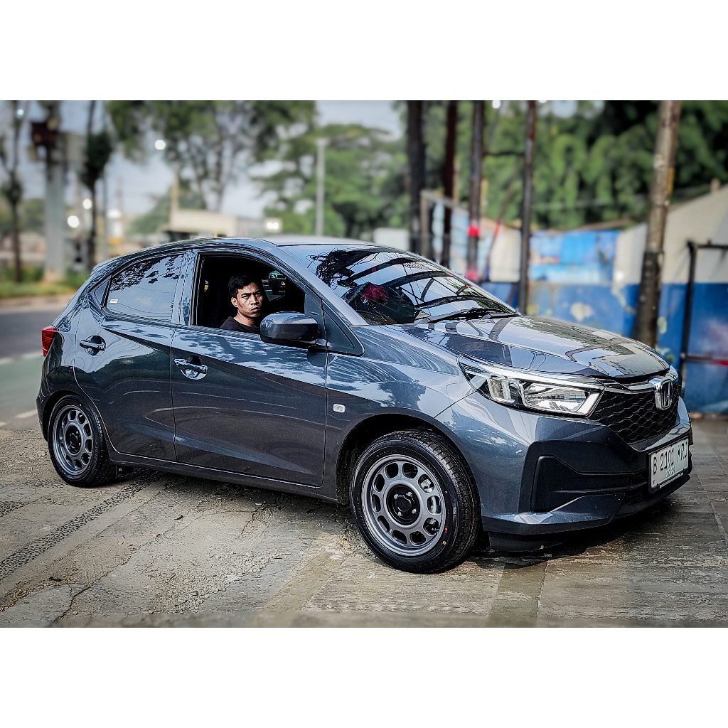 Velg mobil hsr kaleng ring 15 for honda brio glossy grey