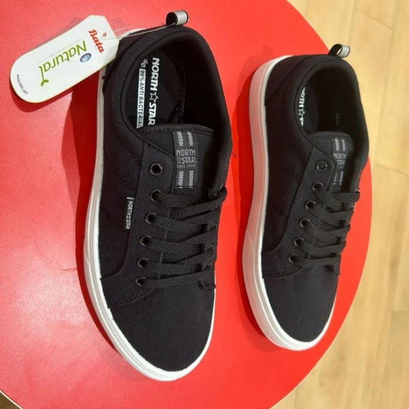 Sepatu sekolah hitam Vamper bata 889-6673