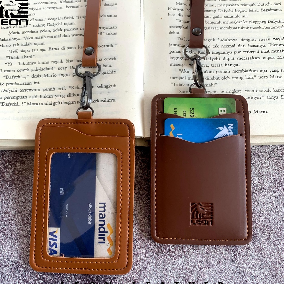 

Hot Price Name Tag ID Card Kulit Holder NTS38 Name Tag Lanyard Kulit 3 Slot Kartu ID Card Kulit Termurah