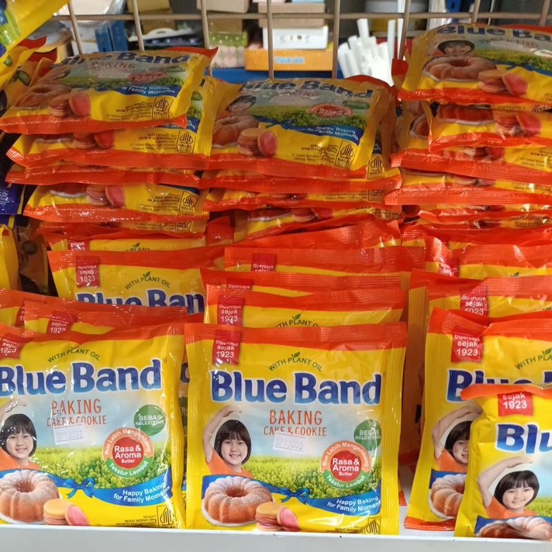 

blueband cake & cookies margarin 200gr