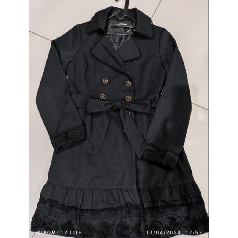 preloved axes femme black coat