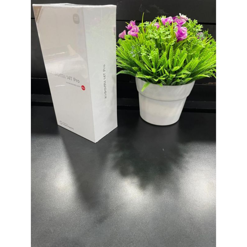 XIAOMI MI 14T PRO Ram 12/512 Batterai 5000 mAh MediaTek Dimensity 9300 Plus