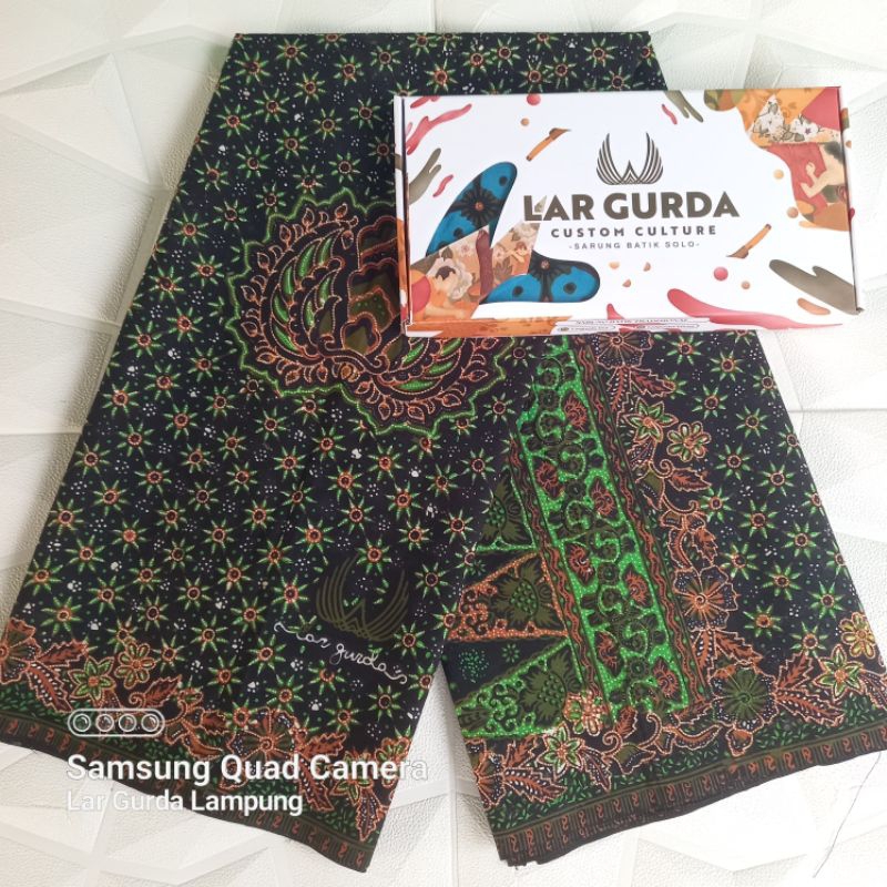 Sarung batik Lar Gurda seri granitan