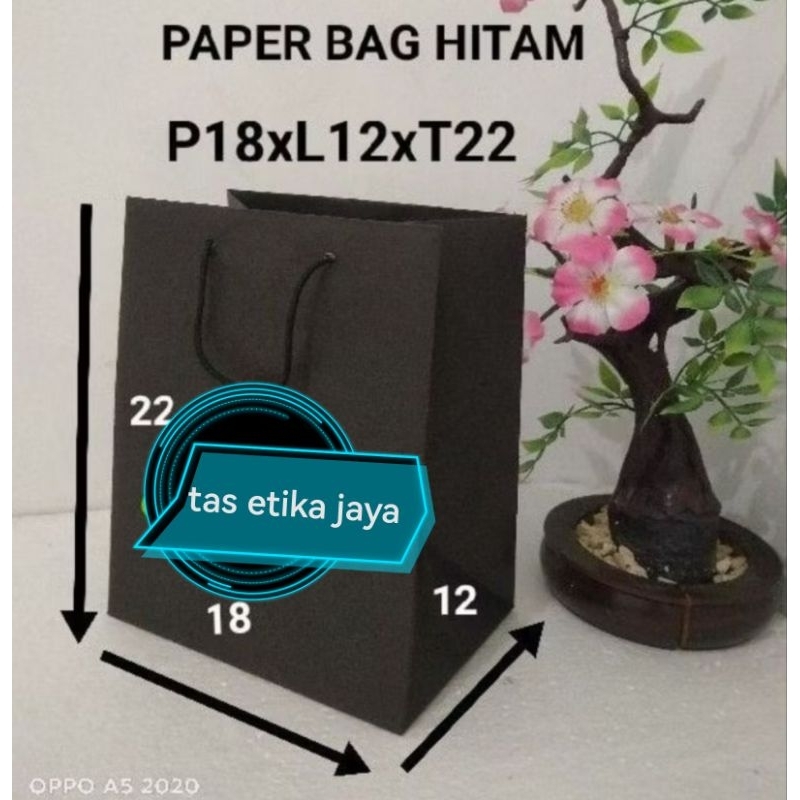 

(per 1 psc) paperbag hitam R5 uk P18xL12xT22