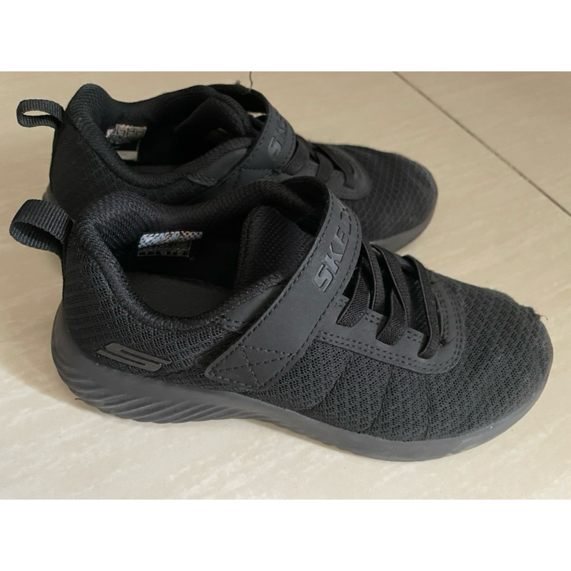 preloved skechers sepatu anak hitam sekolah size 30