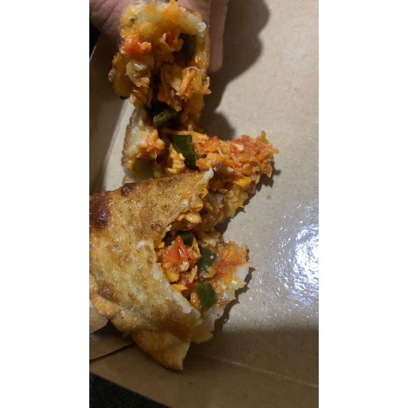 

cireng isi ayam suwir mercon,isi 5pcs