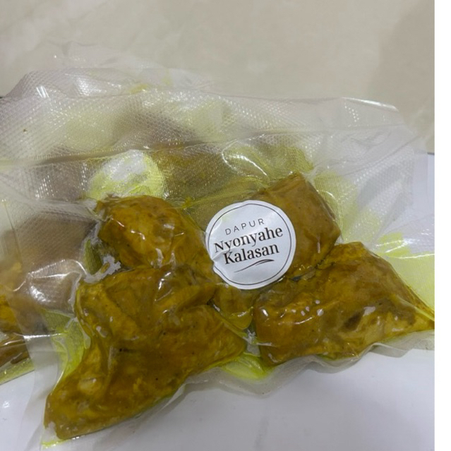 

(Paket) Ayam Bumbu Kuning + Bumbu Hitam Kalasan - Frozen