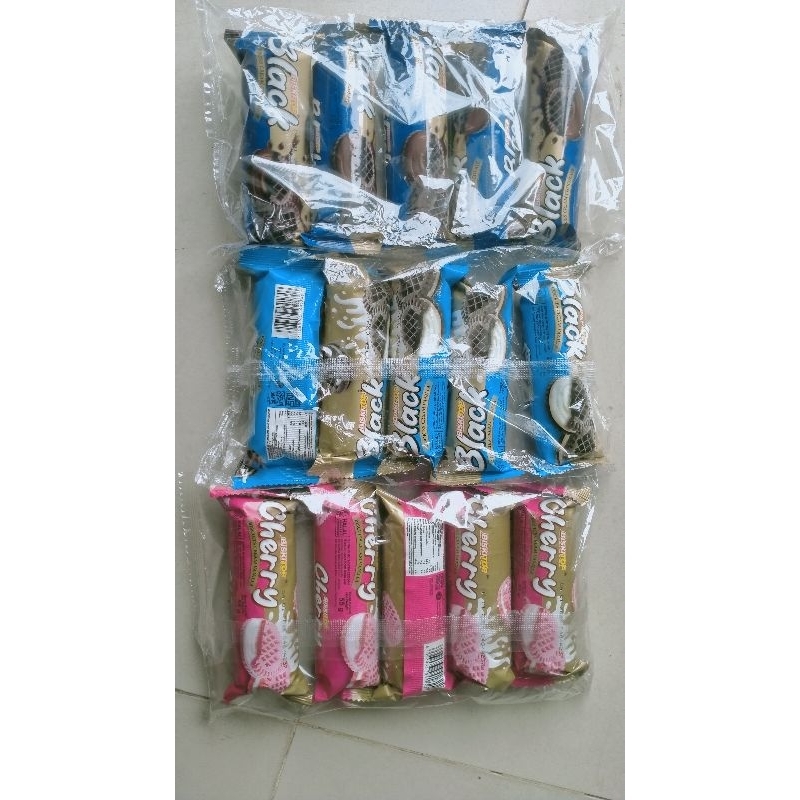 

biskitop black cookies cream 55 gr (vanila, coklat, strawberry)