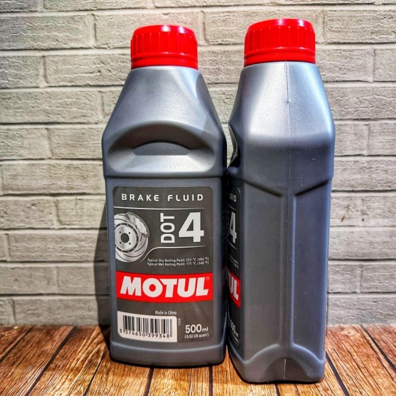 Oli rem Motul DOT 4 500ML / minyak Rem DOT 4 Motul 500ML