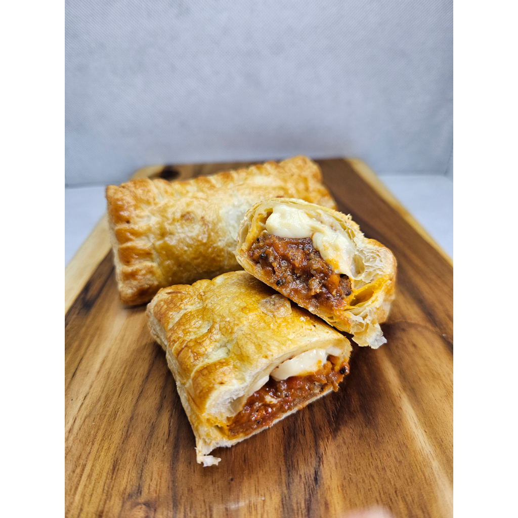 

Beef Mozzarella Pap Pastry