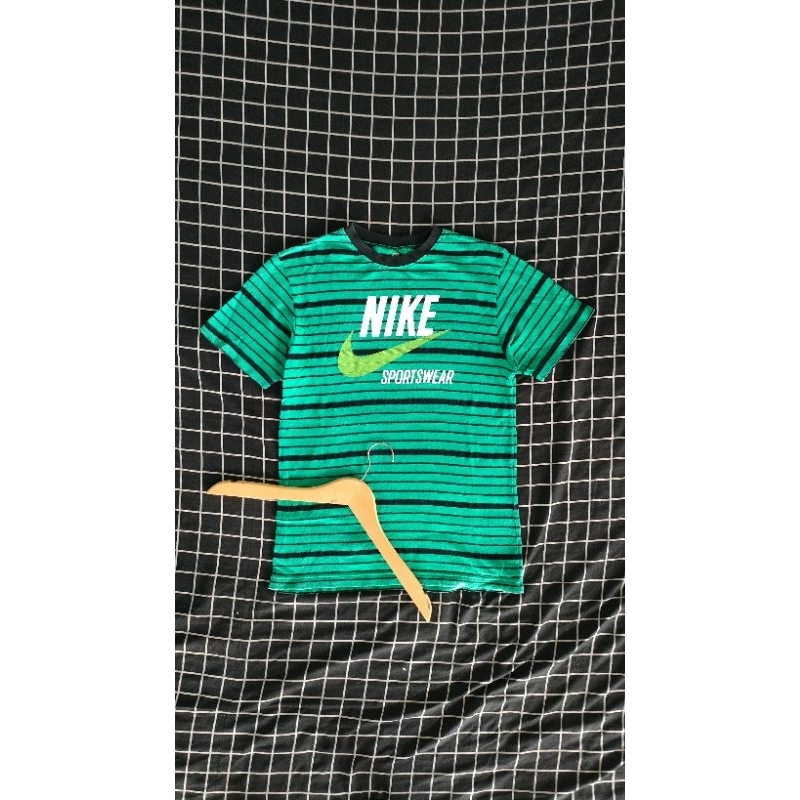 Nike Salur
