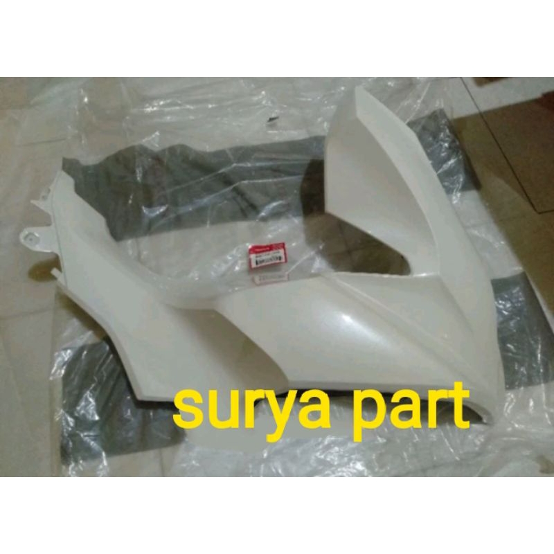 SAYAP SAMPING KANAN PCX160 PUTIH COVER DEPAN SAMPING KANAN PCX160 PUTIH ORIGINAL 64501K1ZJ10ZS