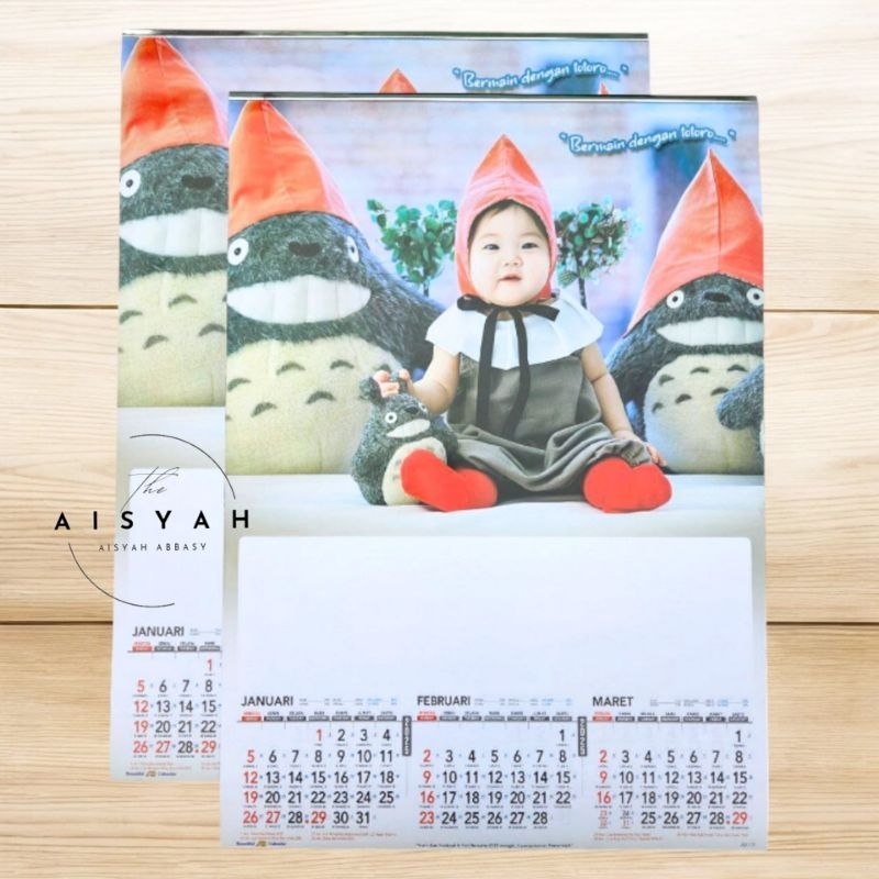 

kalender tahun 2025 4 lembar 3 bulanan Baby buah hati AO 117 ukuran 38x54cm ( terima castume cetak merek kalender)