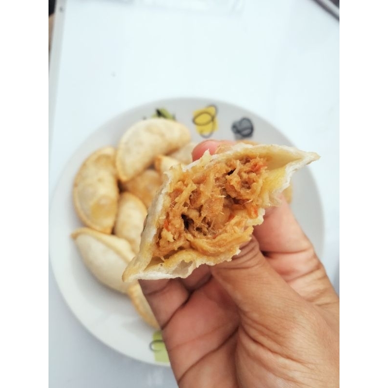 

Cireng isi/cireng isi ayam suwir/cireng isi ayam suwir pedas/cireng isi ayam suwir original/kemasan Frozen food