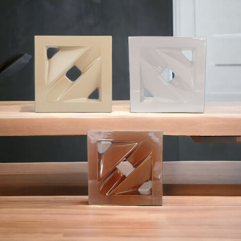 Roster Lubang Angin Keramik Prisma