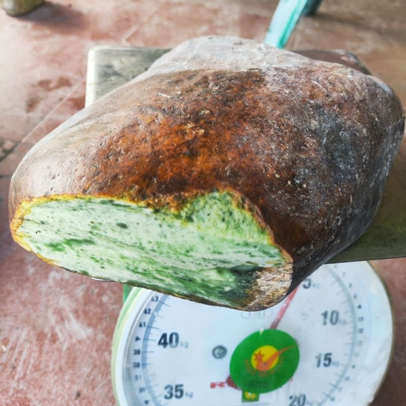 Giok nephrite jade aceh 4kg