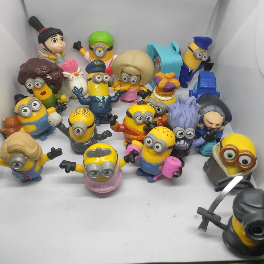 [READY] koleksi pajangan figure set minions and friends McD TakeAll semua