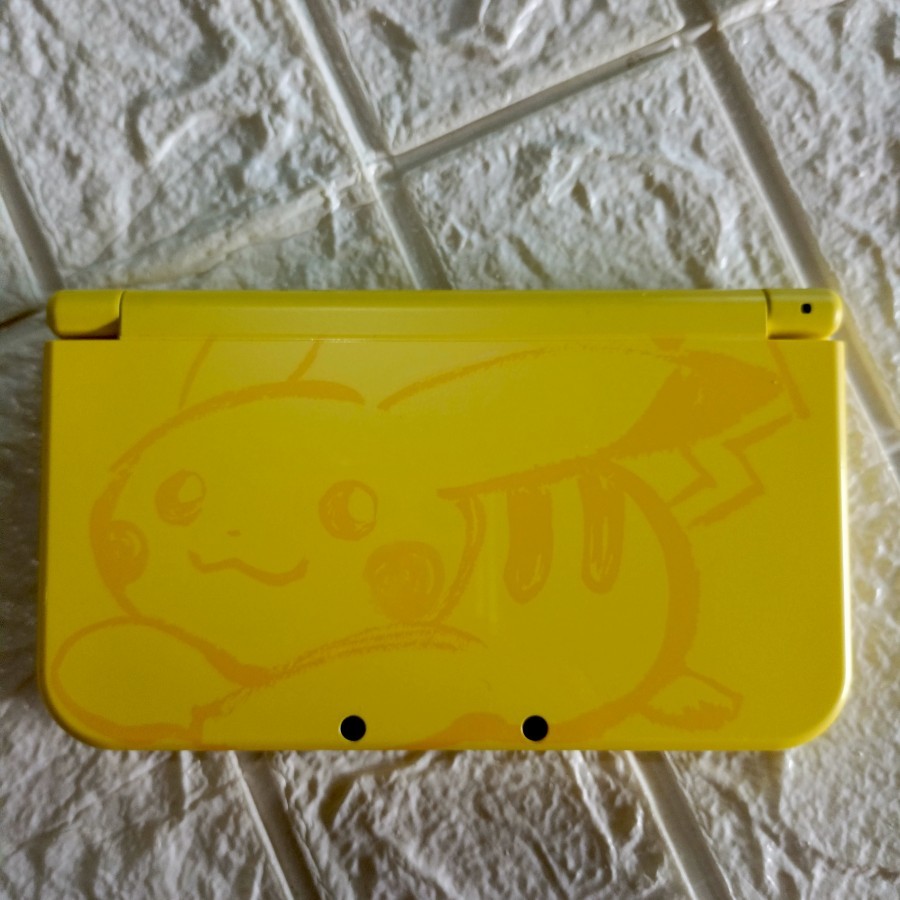 Nintendo New 3DS LL Pikachu Yellow Limited Edition (Not XL)