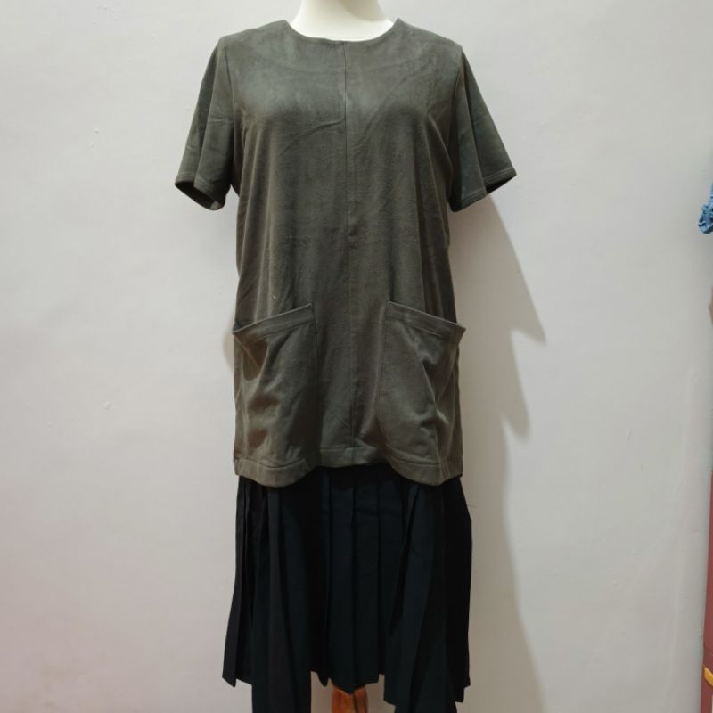 Preloved Minimal Chloro Plisket Dress Green