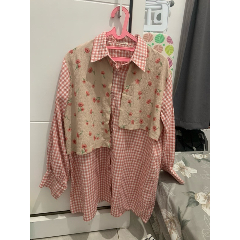 Preloved Kemeja Blouse Mahara bukan Aleza Benang Jarum Buttonscarves