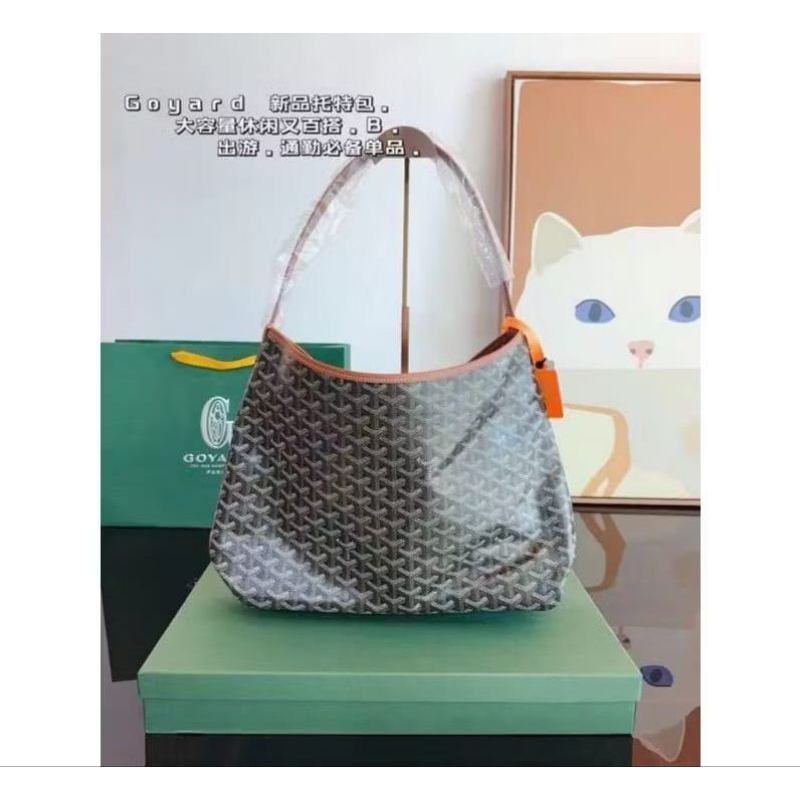 Original Goyard tote bag handbag
Essential for high-capacity vacation travel
One of the essential it