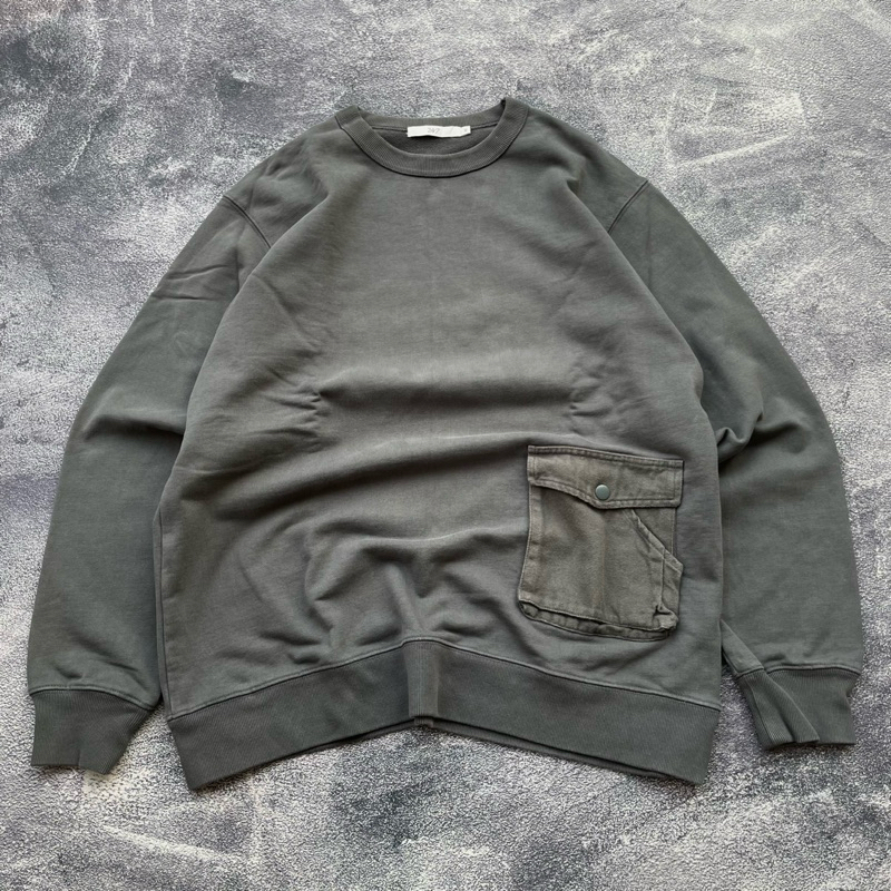 "24/7 MULTIPOCKET WASHED CREWNECK - WASHED GREY"