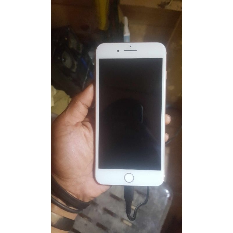 IPHONE 8 PLUS minus baca deskripsi