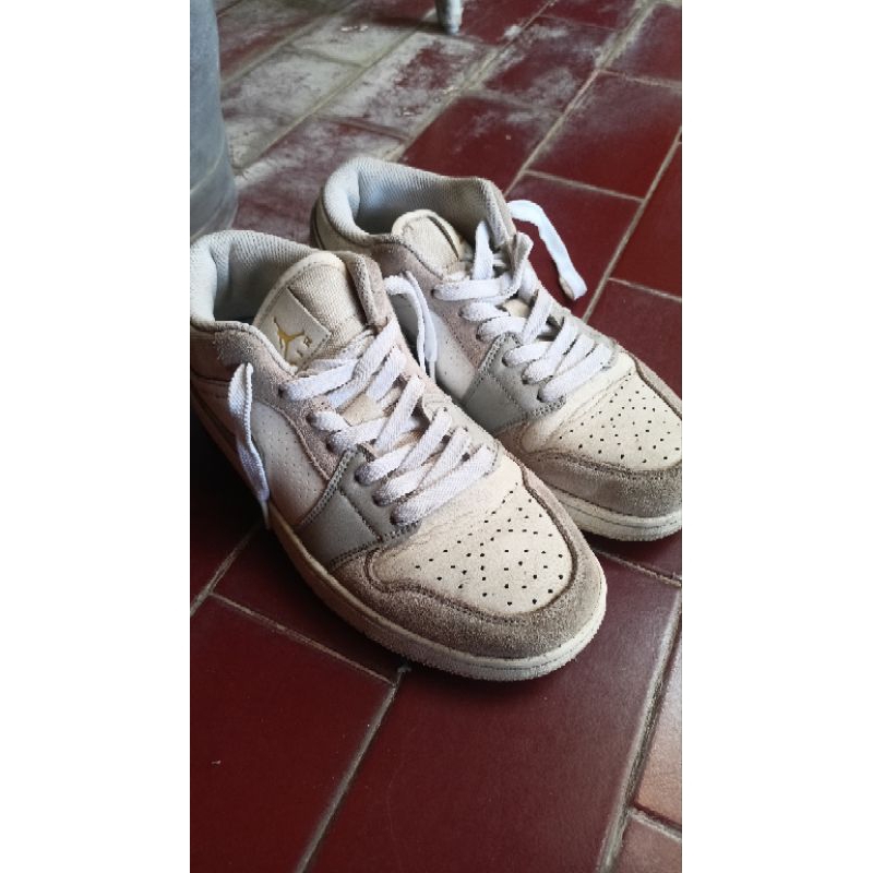 preloved air Jordan 1 low Paris kualitas premium light grey (baca deskripsi)