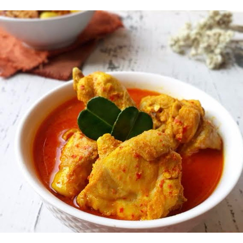 

Ayam Gulai kampung kentang Mak Efata 1 Ekor