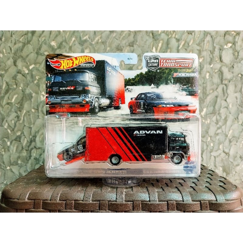HOTWHEELS PREMIUM CC Team Transport Advan Nissan Skyline GT-R [BNR32] & Sakura Sprinter - 2019