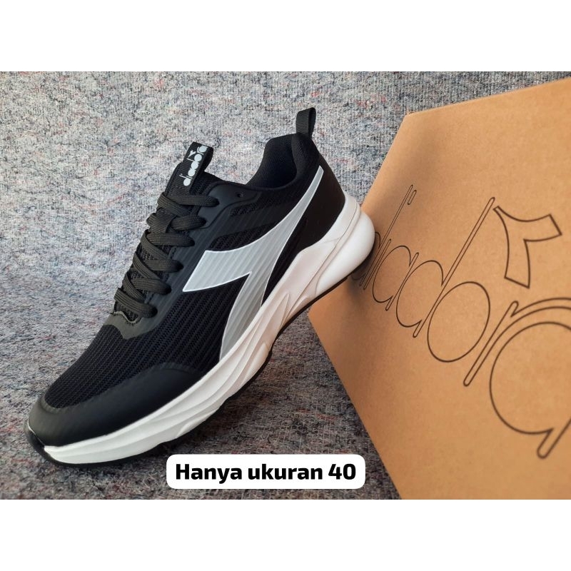 sepatu sport runing pria sepatu joging runing diadora hitam kintaro black original