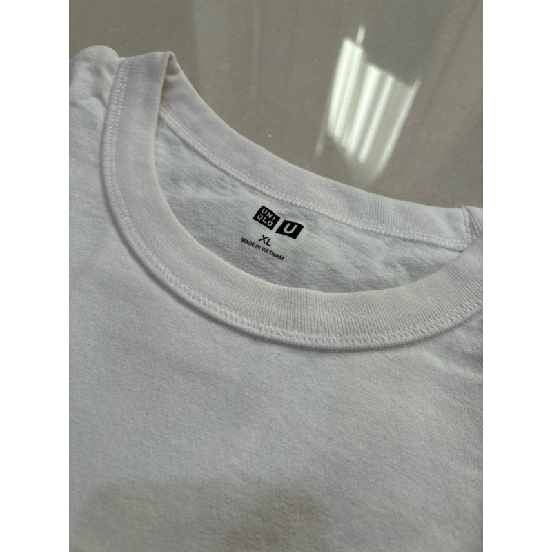 PRELOVED KAOS COWO UNIQLO ORI SECOND