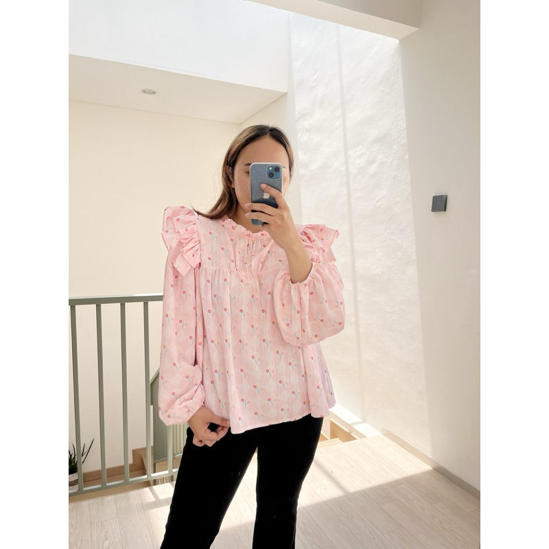 Blouse Ruffle Bunga HE01