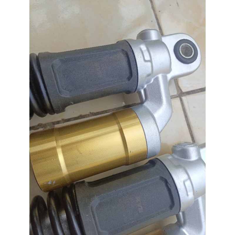 Shockbreaker belakang copotan Yamaha Nmax tabung original / shock nmax new ori