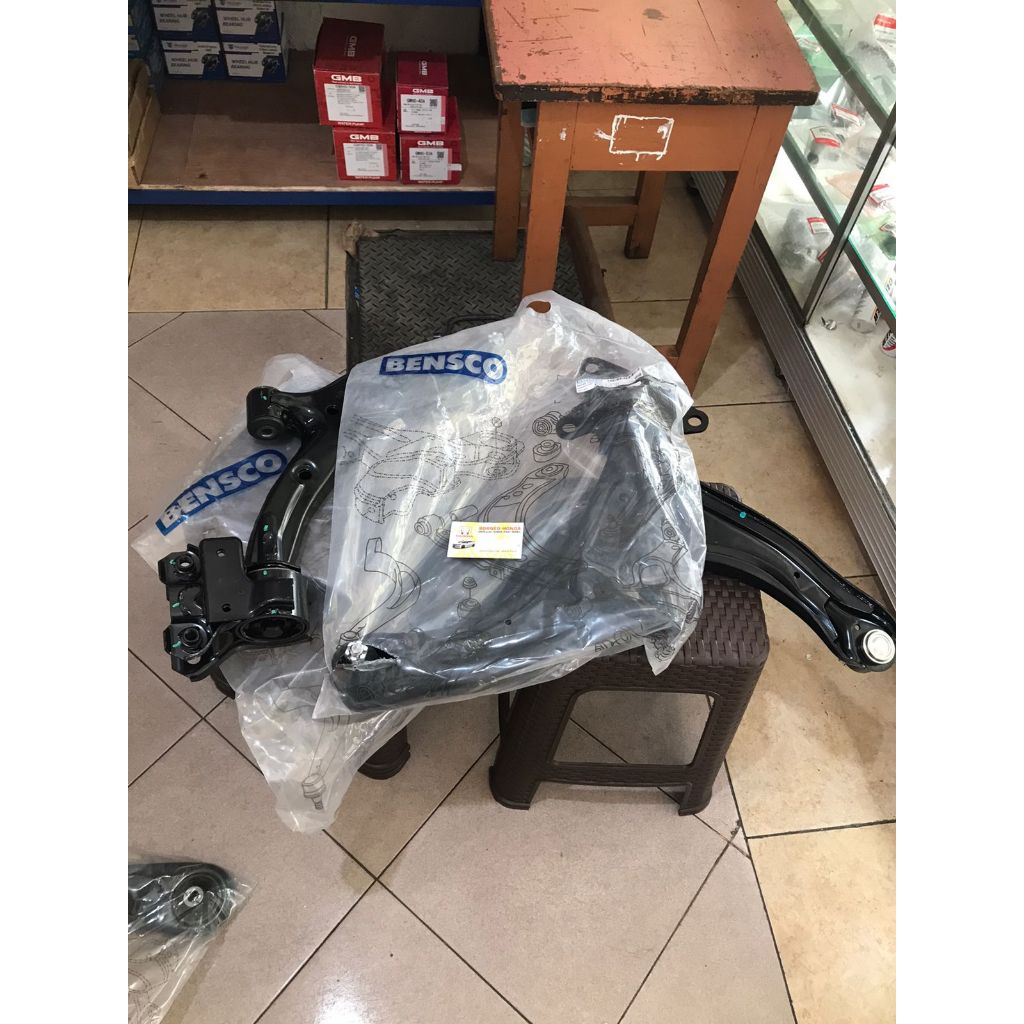 LOWER ARM SAYAP DEPAN BAWAH BRV GEN 1 DG1 BRIO SATYA MOBILIO 2012 - 2024 HONDA 51350-TG4-K00 51360-T